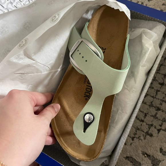 NEW Birkenstock Gizeh Big Buckle Nubuck Leather sandals in Matcha size 37 - Picture 4 of 5